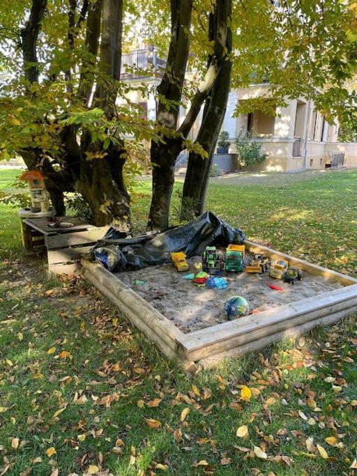 Traumvilla Im Herzen Hainichens Bagian luar foto
