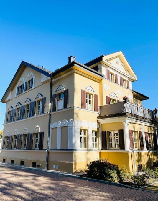 Traumvilla Im Herzen Hainichens Bagian luar foto